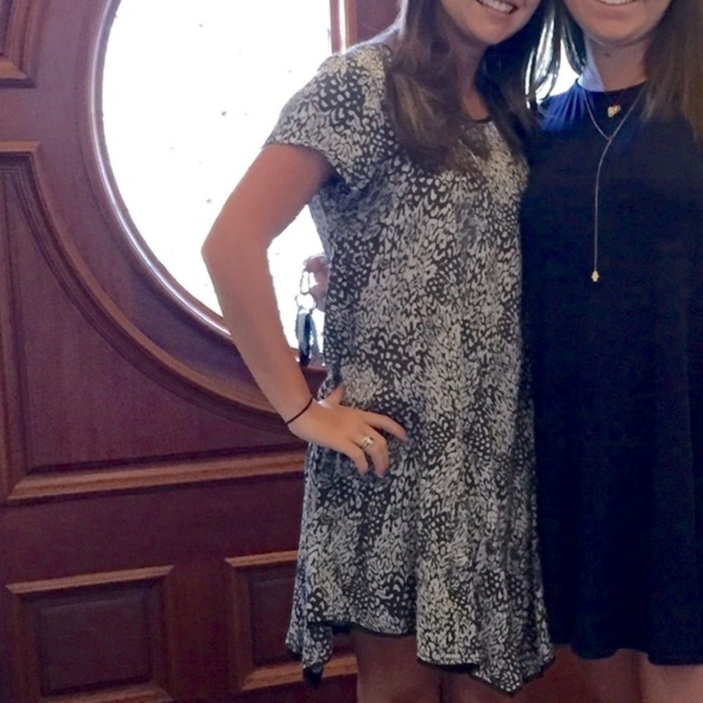 Cute brown and gray dress!